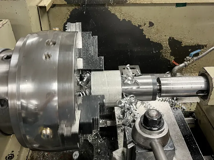 Cutting a bore on the lathe